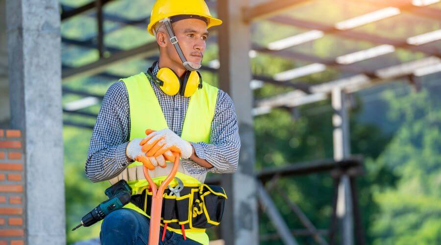 Professional gutter cleaning in Laquey, MO